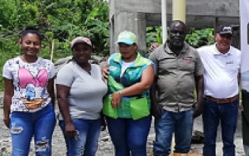 Hicieron parte de la entrega de las obras de agua potable en el municipio de Tumaco Kelly Cortés, Tomasa Rodríguez, Carmenza Cuero, Robert Cabezas y Andrés Felipe Leusson.