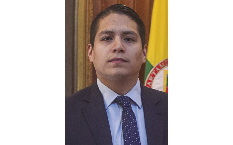 Raúl Ortiz, secretario.