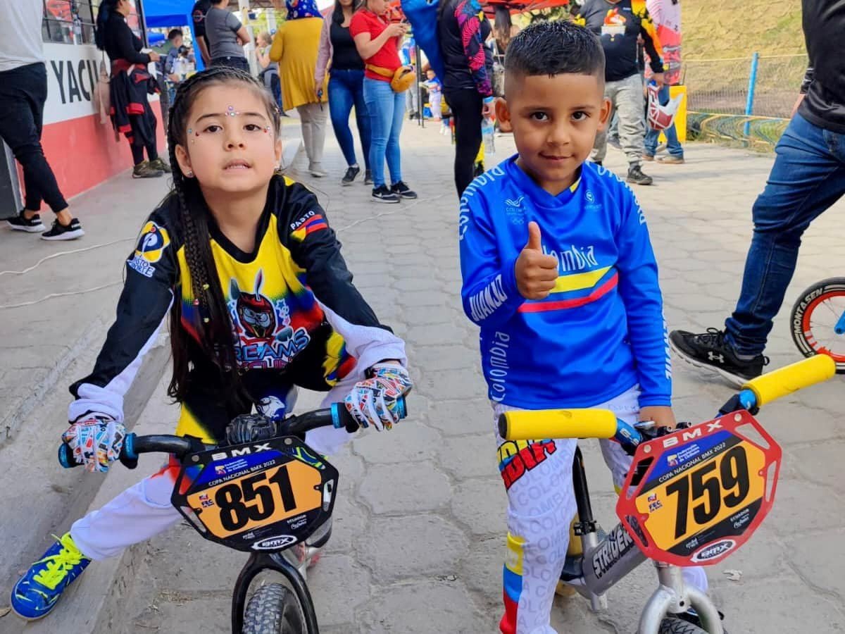Los bicicrosistas Emily Bastidas y Juan José Jiménez, fueron las figuras de Nariño en la competencia que se llevó a cabo en Ibarra, Ecuador.
