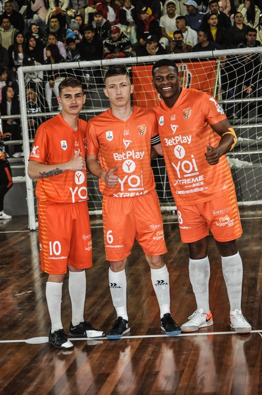 El equipo ipialeño de futsal MT Orange lo integran Steven Cortés, Pedro Perlaza y Michael Pérez, quienes estarán buscando el tercer puesto en la liga profesional.