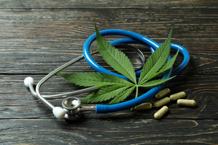 Los tratamientos naturales se vuelven una alternativa para muchos y últimamente el consumo de marihuana ha aumentado