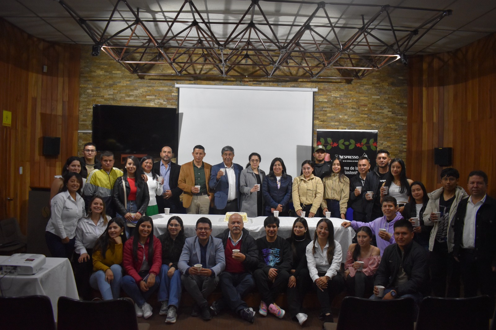En el diplomado Fortalecimiento de capacidades técnicas y culturales de sistemas agroforestales asociados a café que lideran el Comité de Cafeteros de Nariño, Programa AAA de Nespresso y la Udenar, participan: Hernando Delgado, Walter Gaviria, Diana Ricaurte, María Daniela España, Katherine Moreno, Carlos Betancourth, Diego Muñoz, Alba Ruano, Diana Ordóñez, Alejandra Verónica Jarcia Criollo, Ángela Cifuentes Valdez, Angie Tatiana Muñoz Jurado, Anyela Daniela Guerrero Gómez, Deicy Carolina Díaz Tapia, Deisy Yamile Buesaquillo Morales, Didier Francisco Moreno Delgado, Doris Fabiola López Pasaje, Eugenio Javier Gómez Delgado, Jeferson Adrián Díaz Luna, Jhony Fernando Urbano Díaz, Juan Manuel Palacios Gómez, Kevin Bolaños Ortega, Leidy Viviana Moreno, Luis Carlos Delgado Paz, Luis Solarte Erazo, Luisa Fernanda Delgado Villota, María Alejandra Martínez Pareja, Richard Andrés Erazo Moncayo, Santiago Javier Puni Paz, Sharon Yuliana Gamboa De La Cruz, Verónica Sofía Rosero Riascos, Yisel Alejandra Pasichaná Hernández, Yulexy Alejandra Díaz Muñoz y Yuliana Marcela Sierra Córdoba
