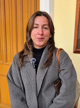 Diana Vega, funcionaria.