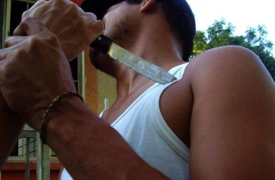 Hijo apuñaló a su padre