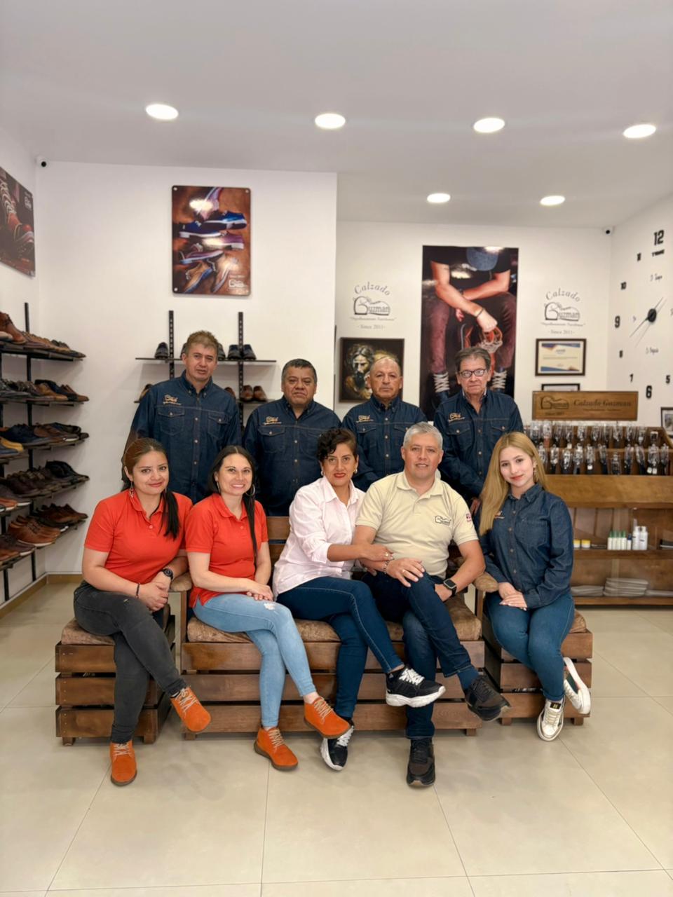 De izquierda a derecha Juan Carlos Guzmán, Nancy Burbano, Jazmín Rosero, Mario Maury, William Cortés, Diego Hernández, William Guerrero, Dary Espinosa e Ingrid Timaná hacen historia al cumplir un sueño que inició en el 2011.