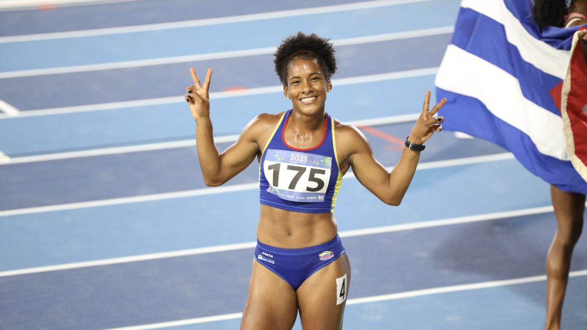 Martha Araujo, hizo récord suramericano en heptathlon.