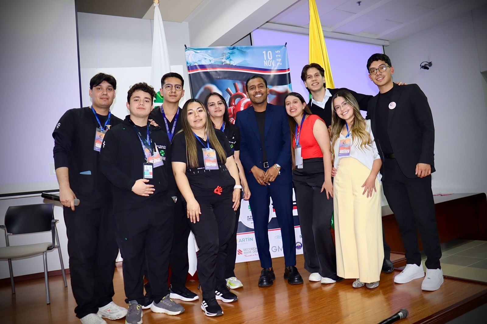 De izquierda a derecha, Yorman Adrián Colorado, Johan Córdoba, Juan José Cuarán, Adriana Sofía Benavidez, Ángela Miño Romero, Rawdy Reales, Madeleine Ibarra, Fredy Andrés Dávalos, Camila Bravo y Santiago Cabrera, participantes del Primer Congreso Regional de Urgencias.