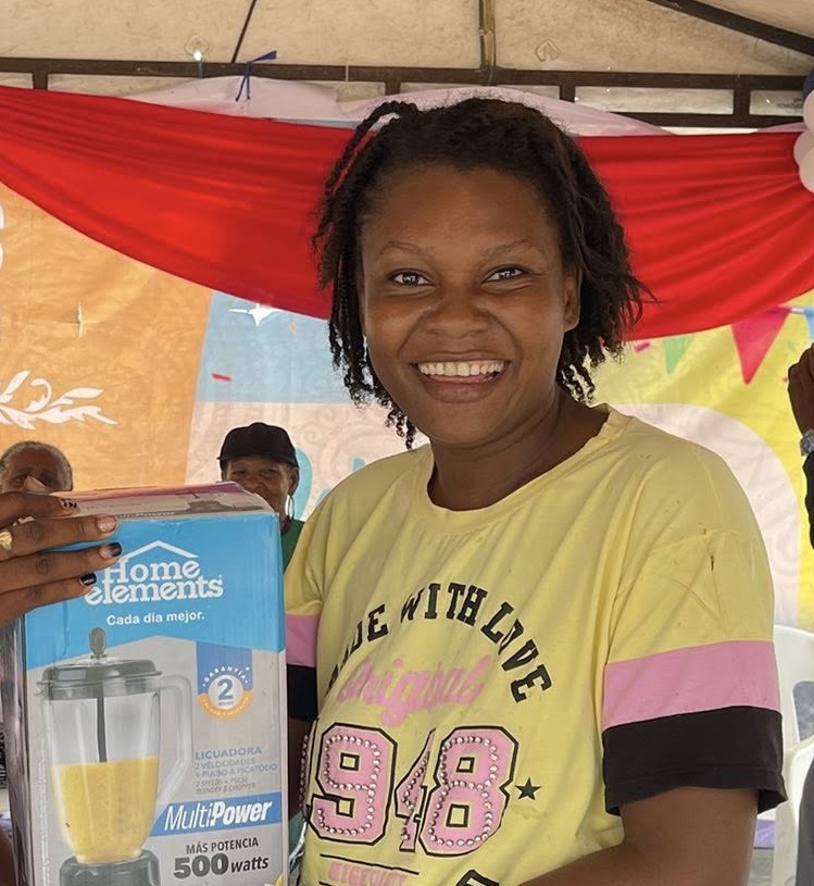 Rosa Ortiz, asistente.