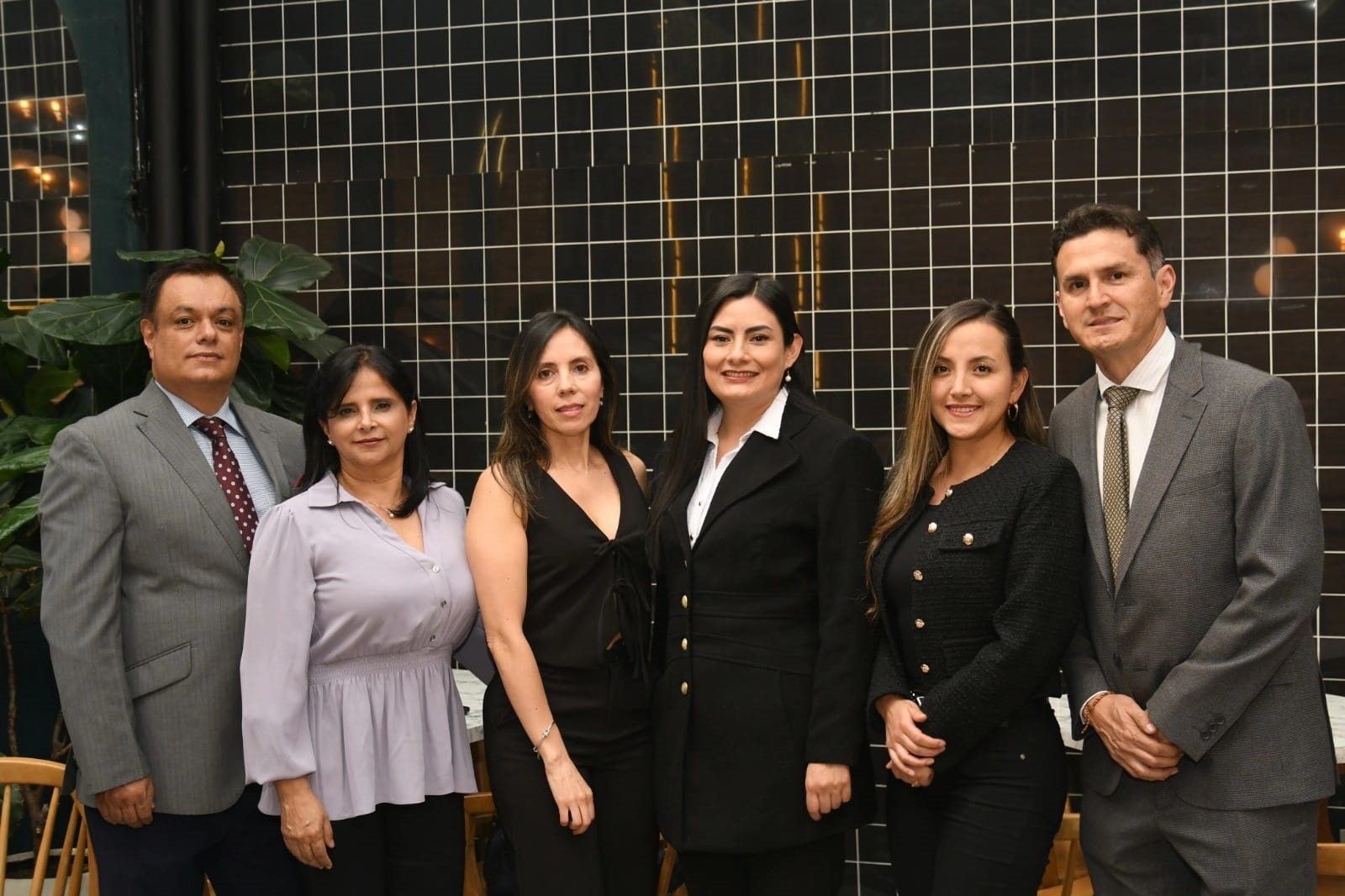 El tribunal quedó integrado por Héctor Villota Romo, Patricia Rosero, Maricela Vallejo Labrada, Sorany España y Carlos Eduardo Viteri. Además, el grupo de magistrados contará con el acompañamiento y la asesoría jurídica de la abogada Natalia Ojeda Benavides.