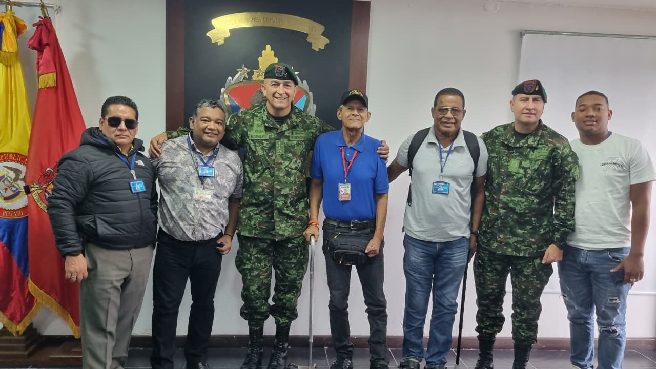 Aparecen en la imagen: Luis Eduardo Carlosama, Edwin Vanegas, el coronel William Morales Guerrero, Víctor Manuel Correa Ospina, Nel Enrique Quiñonez, Óscar Baudilio Rodríguez Uribe y Steven Carlosama Cuero.