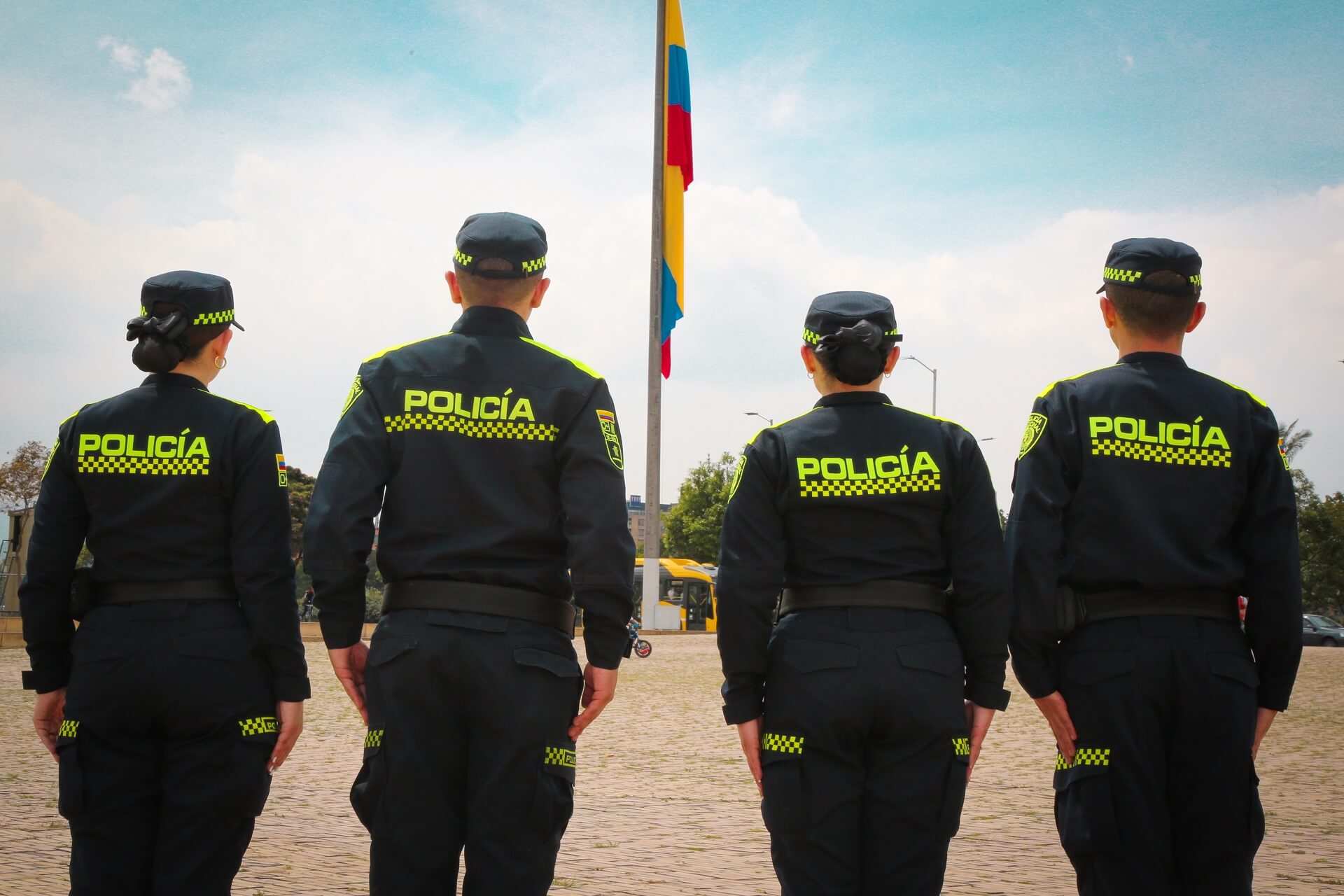 Bogotá recibe 1.004 nuevos policías y 338 vehículos para reforzar seguridad en 2026