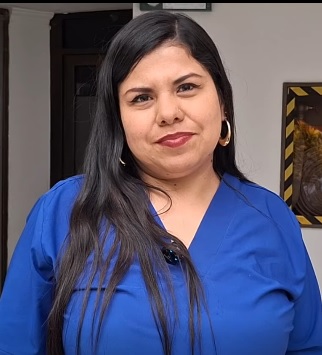 Udenar reconoce labor, vocación y dedicación de una de sus conserjes