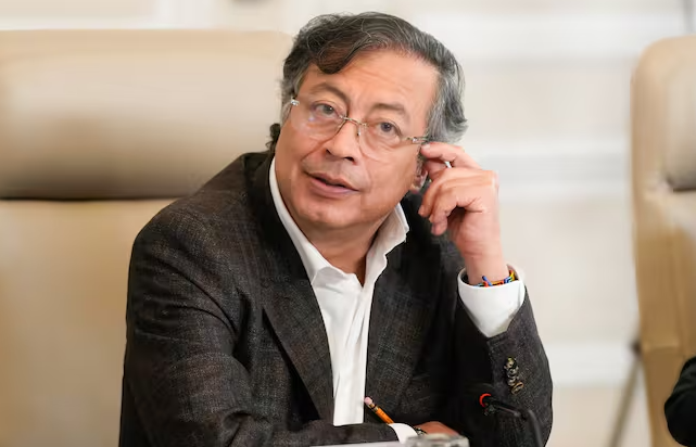 Petro cuestiona decisión de enviar a la cárcel a exministro Bonilla y advierte sobre riesgo para su salud