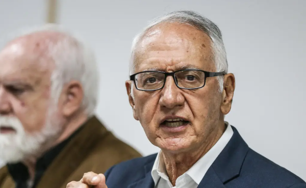 Procuraduría cita a juicio disciplinario al ministro de Salud por fallas en atención de salud para maestros