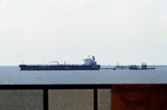 Trump ordena bloqueo naval a buques petroleros sancionados en Venezuela: ¿colapsará la economía del país?