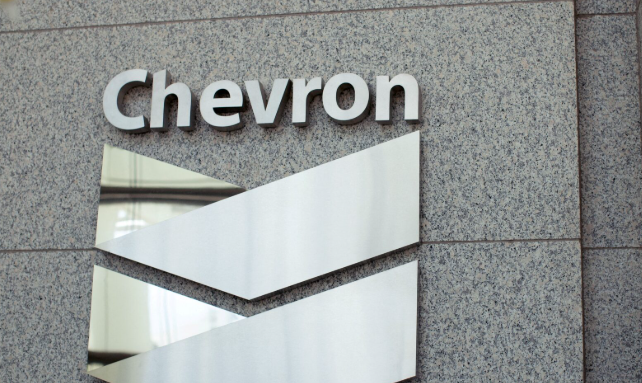 Maduro garantiza cumplimiento de contratos con Chevron pese a presiones de EE. UU.