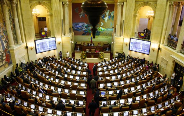 Senado rompe el receso y cita a ministros por polémica emergencia económica decretada por Petro