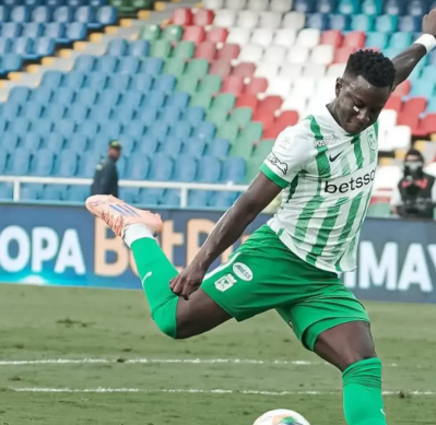 Atlético Nacional rompe el silencio: ¿por qué aún no se concreta el fichaje de Hinestroza a Boca?