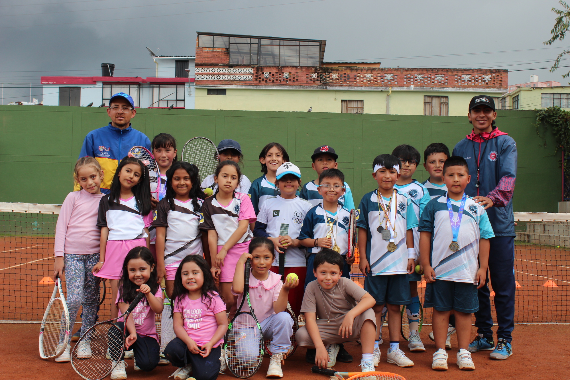 El tenis de campo impulsa la formación integral de niños y jóvenes en Pasto