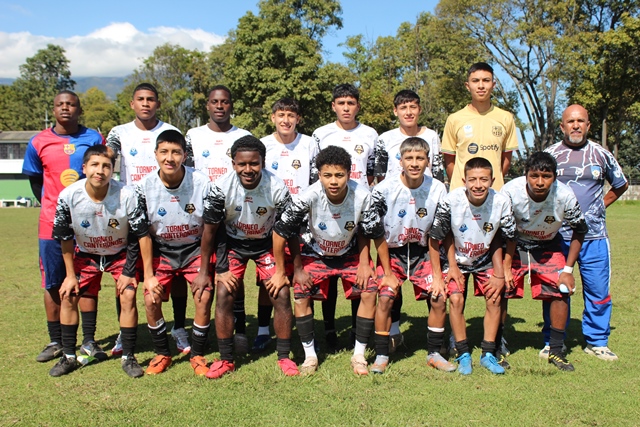 Mercedario y El Popular, campeones del torneo de Fútbol de los Barrios Surorientales