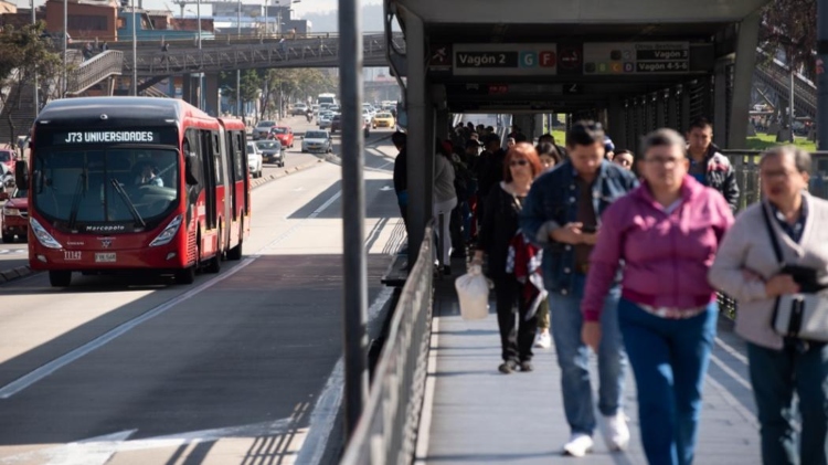 Guía segura para viajar en TransMilenio: recomendaciones clave para fin de año