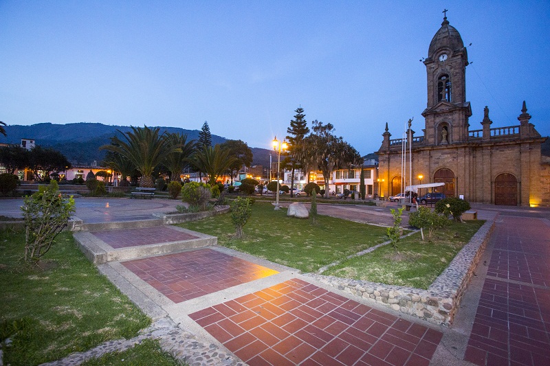 Cuatro municipios llenos de encanto para celebrar el Día de las Velitas en Colombia