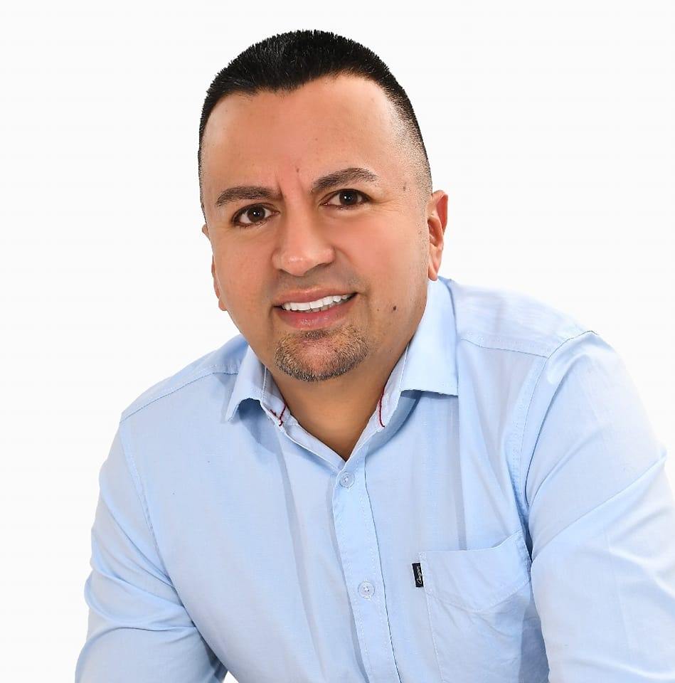 El alcalde Francisco Álvarez, lidera la entrega del proyecto de cafés especiales en Chachagüí, una apuesta que fortalece a 75 familias cafeteras y abre camino a la consolidación de un modelo empresarial local.