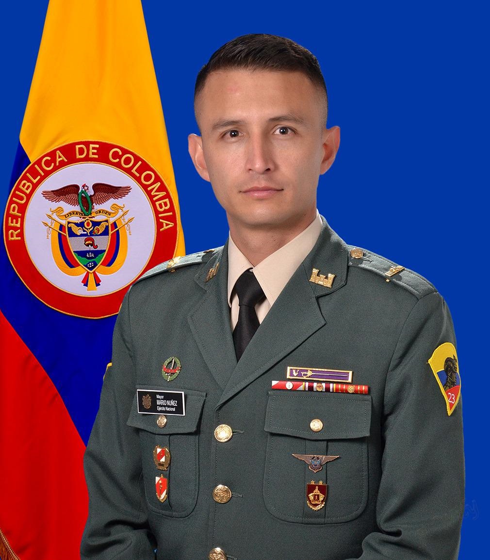 Mario Núñez, comandante.