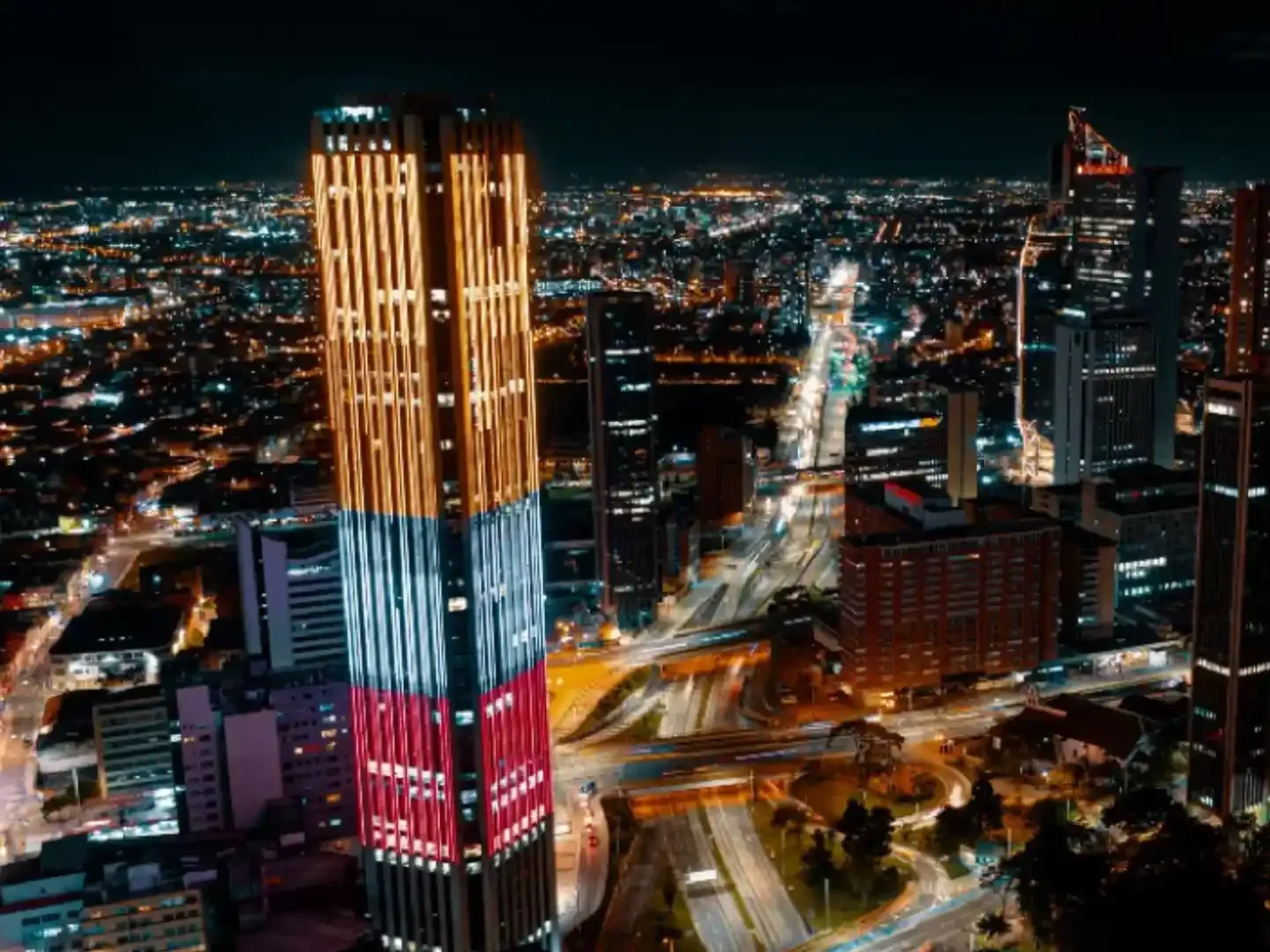 «Bogotá Despierta» cierra hoy su operación: última noche de horarios extendidos hasta medianoche en 7.000 comercios