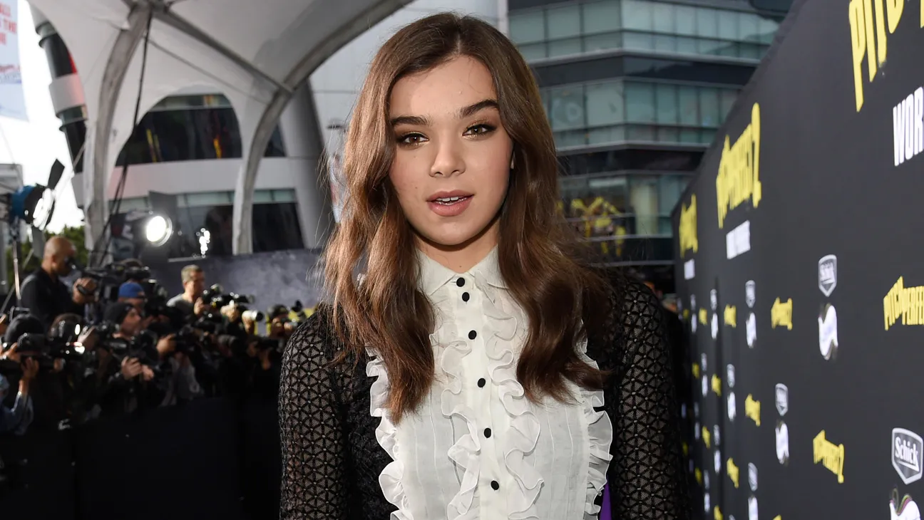 Hailee Steinfeld, estrella de Hollywood espera su primer bebe