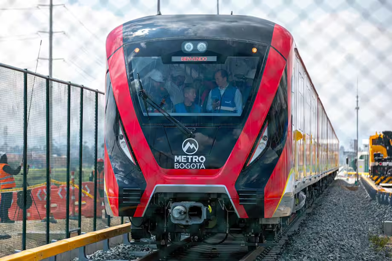 Metro de Bogotá realiza primeras pruebas sobre rieles del primer tren: un hito histórico en movilidad urbana