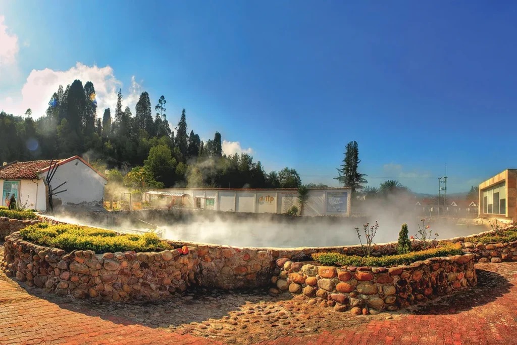 Cuatro aguas termales imperdibles en Boyacá para relajarse en medio de la naturaleza