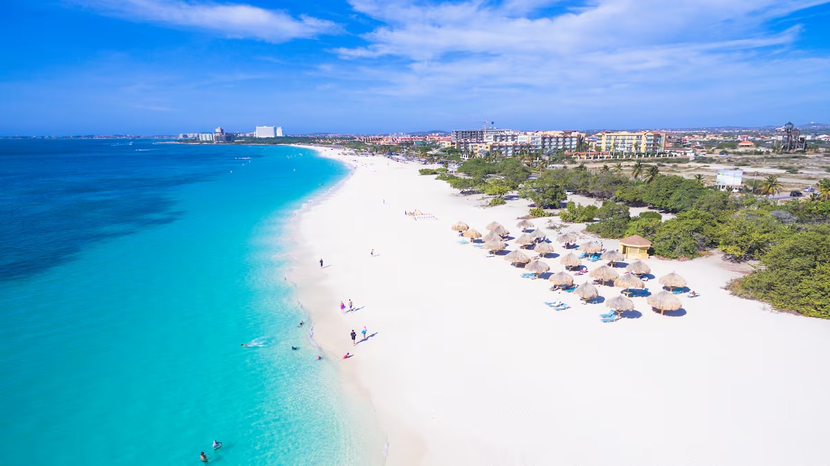 Vuelos directos desde Bogotá a Aruba y Curazao: una nueva opción para la temporada de fin de año