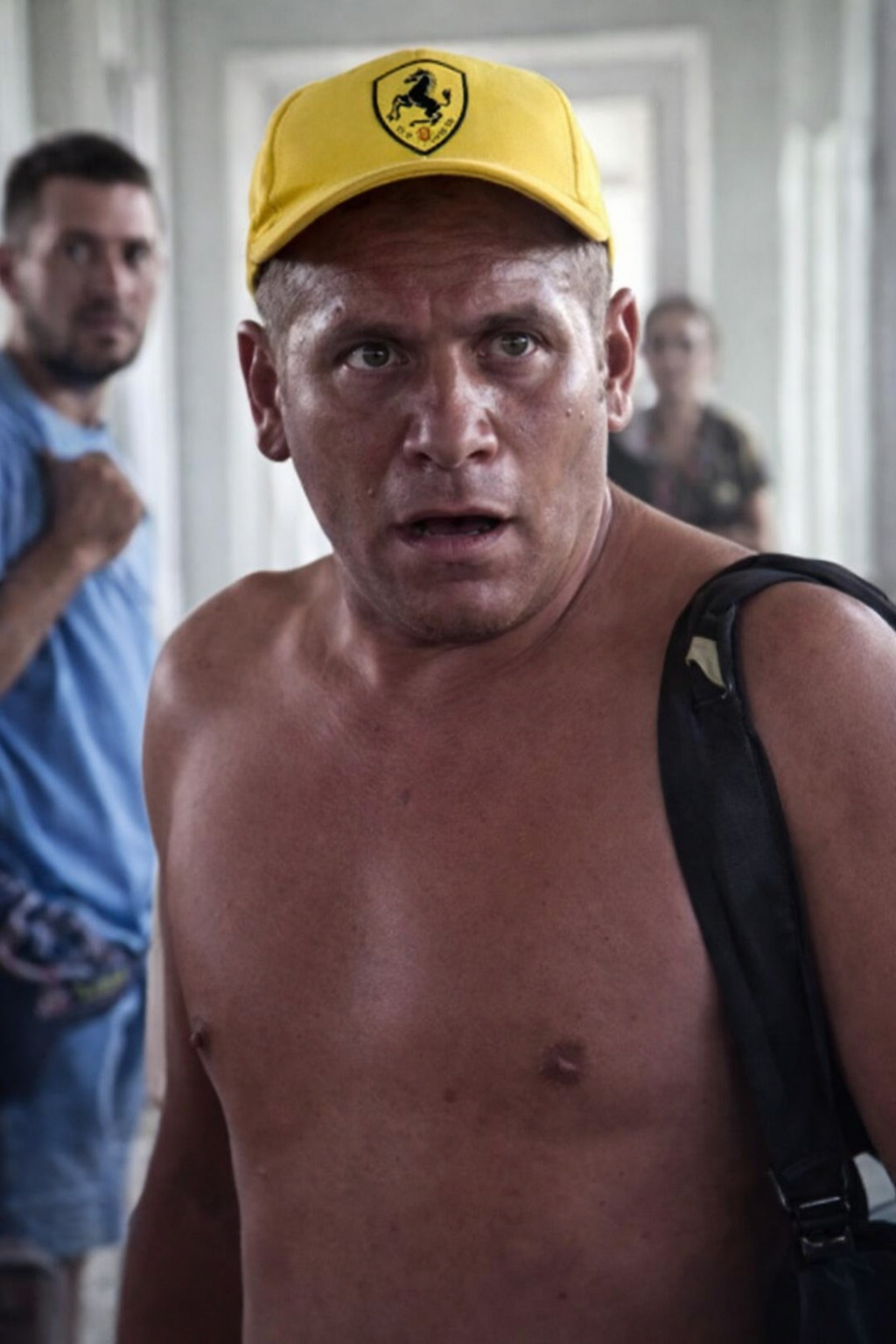 Hombre amenaza con arma blanca en transporte público