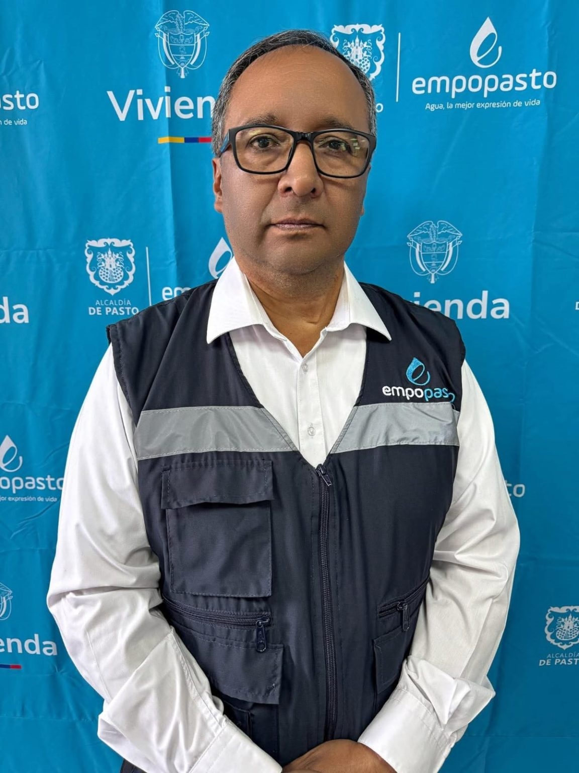 Javier Oñate, gerente.