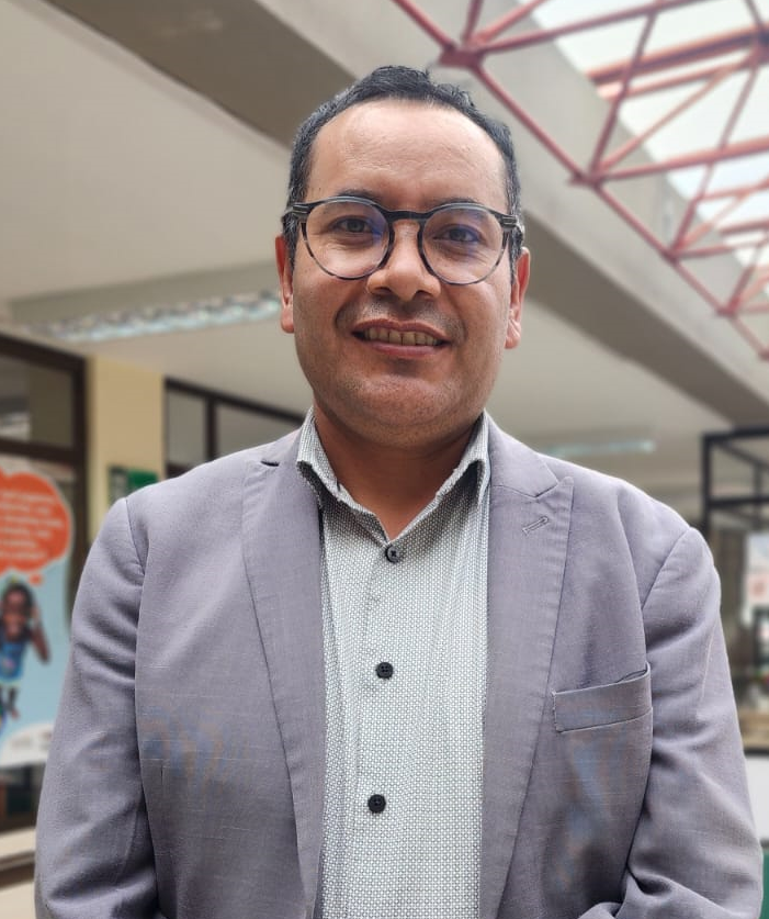 Adrián Zeballosf, secretario.