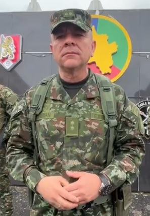 Juan Guzmán, comandante.