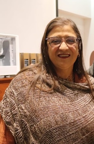 Martha González, rectora.