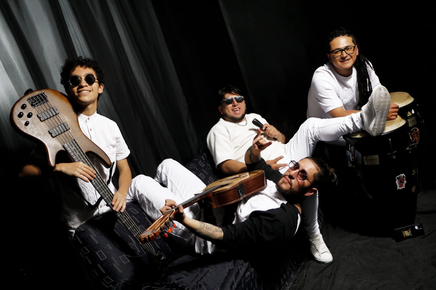 El KMO, cantante y director Camilo Cabrera, ‘El Rasta’ percusionista Alex Gustín, en el requinto Alexis Caicedo y en el bajo José Daniel López.