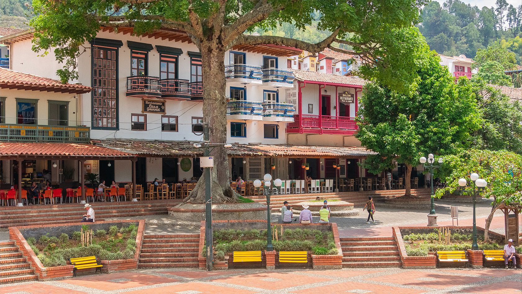 El pueblo antioqueño cafetero y encantador, tierra de montañas y tradición, quien guarda un tesoro turístico