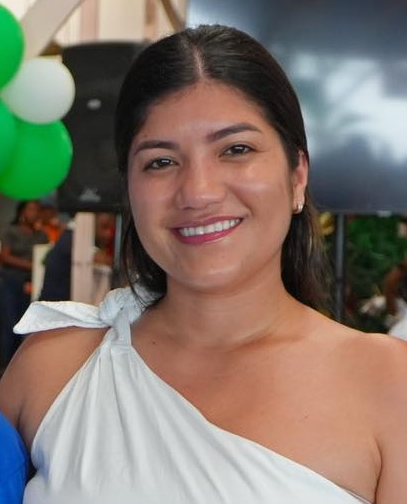Teresa Das Neves, secretaria.