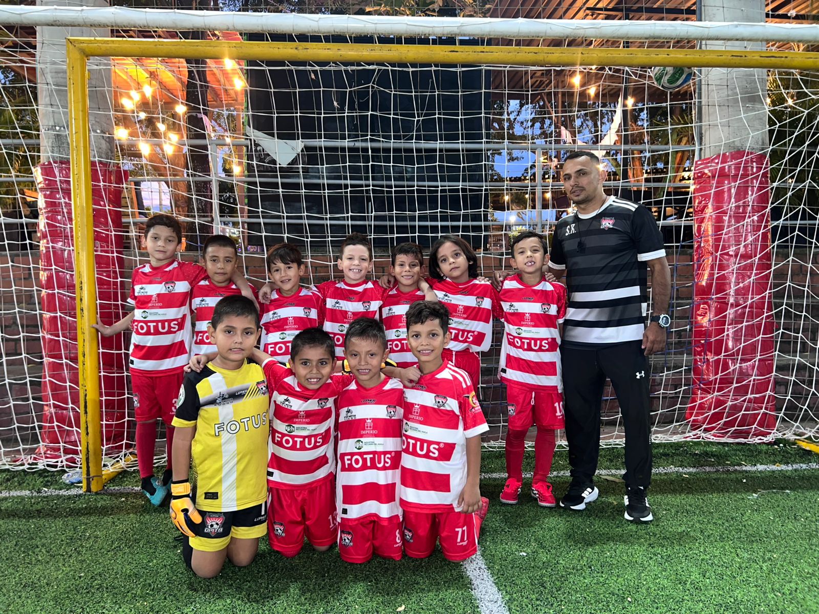 CON TODA PARA EL TORNEO