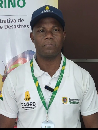 Lisandro Olaya, profesional.