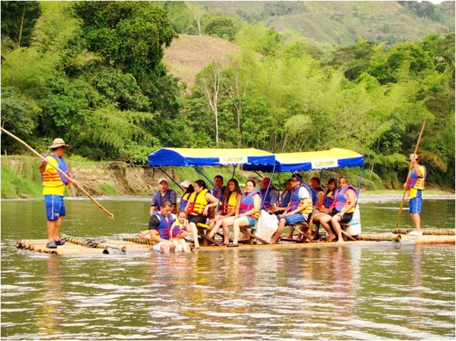 Experiencias turísticas tradicionales en el Eje Cafetero un recorrido que combina aventura, naturaleza y tradición cafetera,