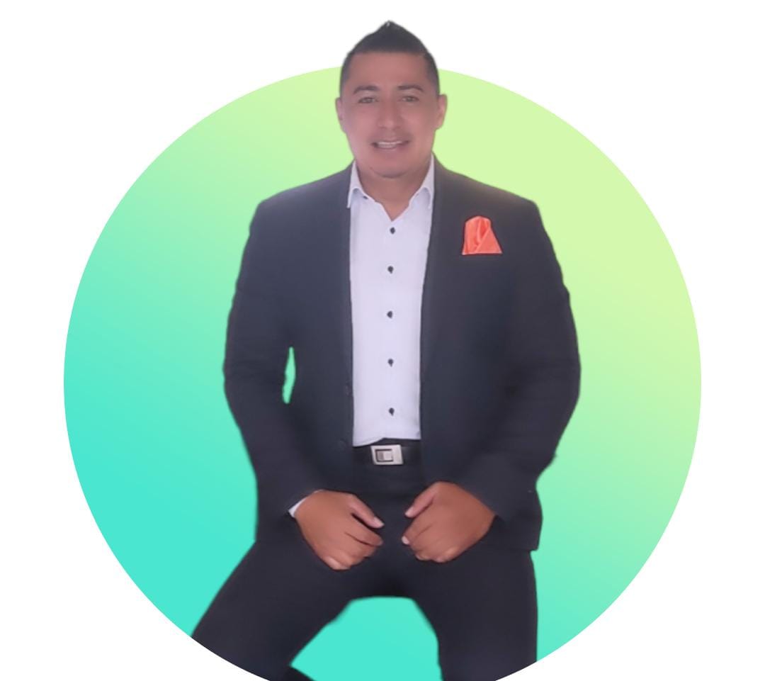 Efraín Delgado, requintista nariñense, durante el lanzamiento de su nuevo bolero ‘De Ti Me Enamoré’.