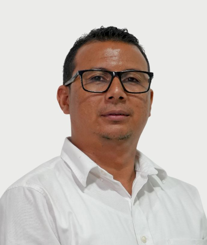 Alexis Erazo, funcionario.