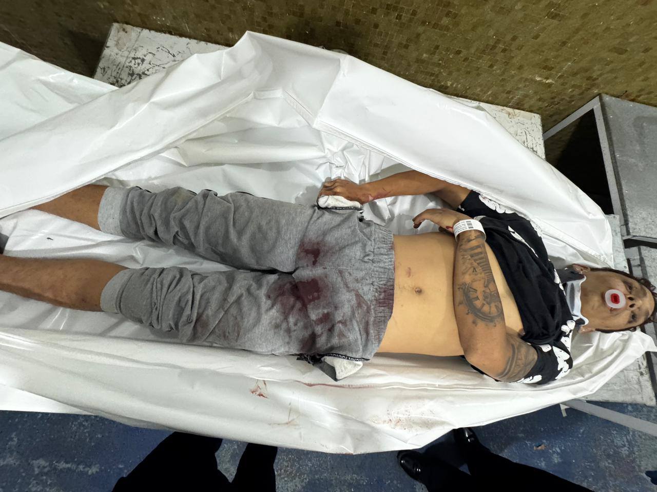 Su cuerpo estaba tirado y sin vida