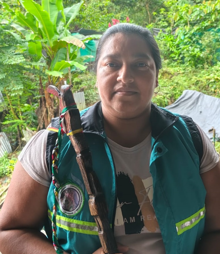 Mercedes Bisbicus, gobernadora.