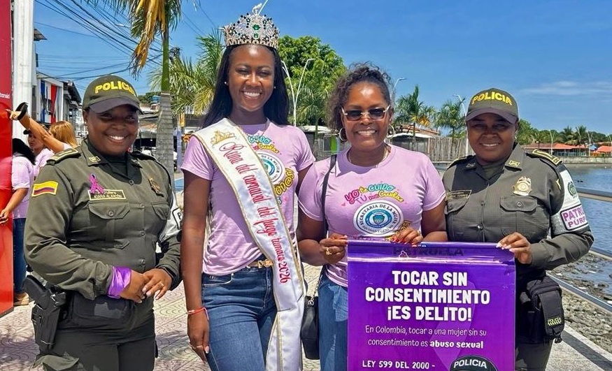 En la imagen, de izquierda a derecha: Kiara Alarcón, Silena Dájome, Kelly Sandoval y Carolina Torres, participantes de la caminata conmemorativa realizada en Tumaco.