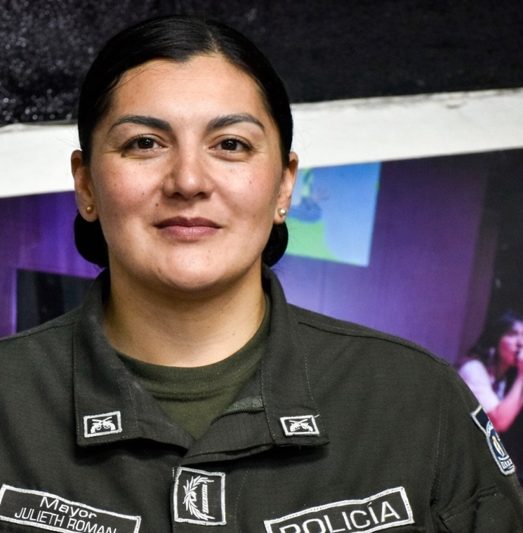 Julieth Román, mayor.